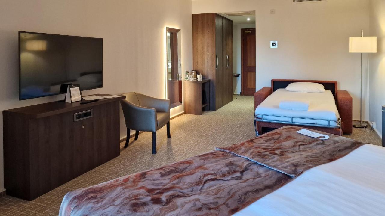 Coppid Beech Otel Bracknell Dış mekan fotoğraf