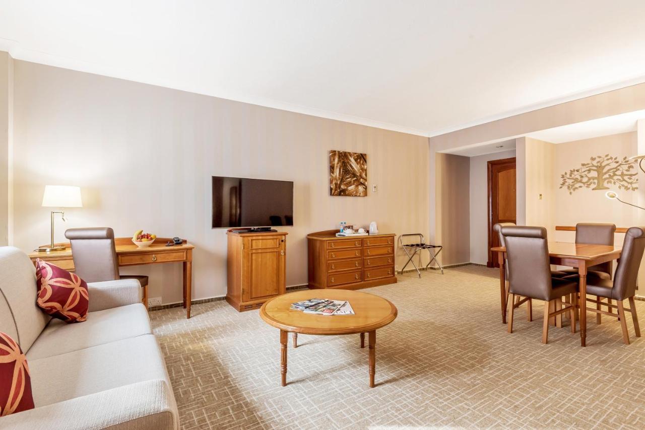 Coppid Beech Otel Bracknell Dış mekan fotoğraf