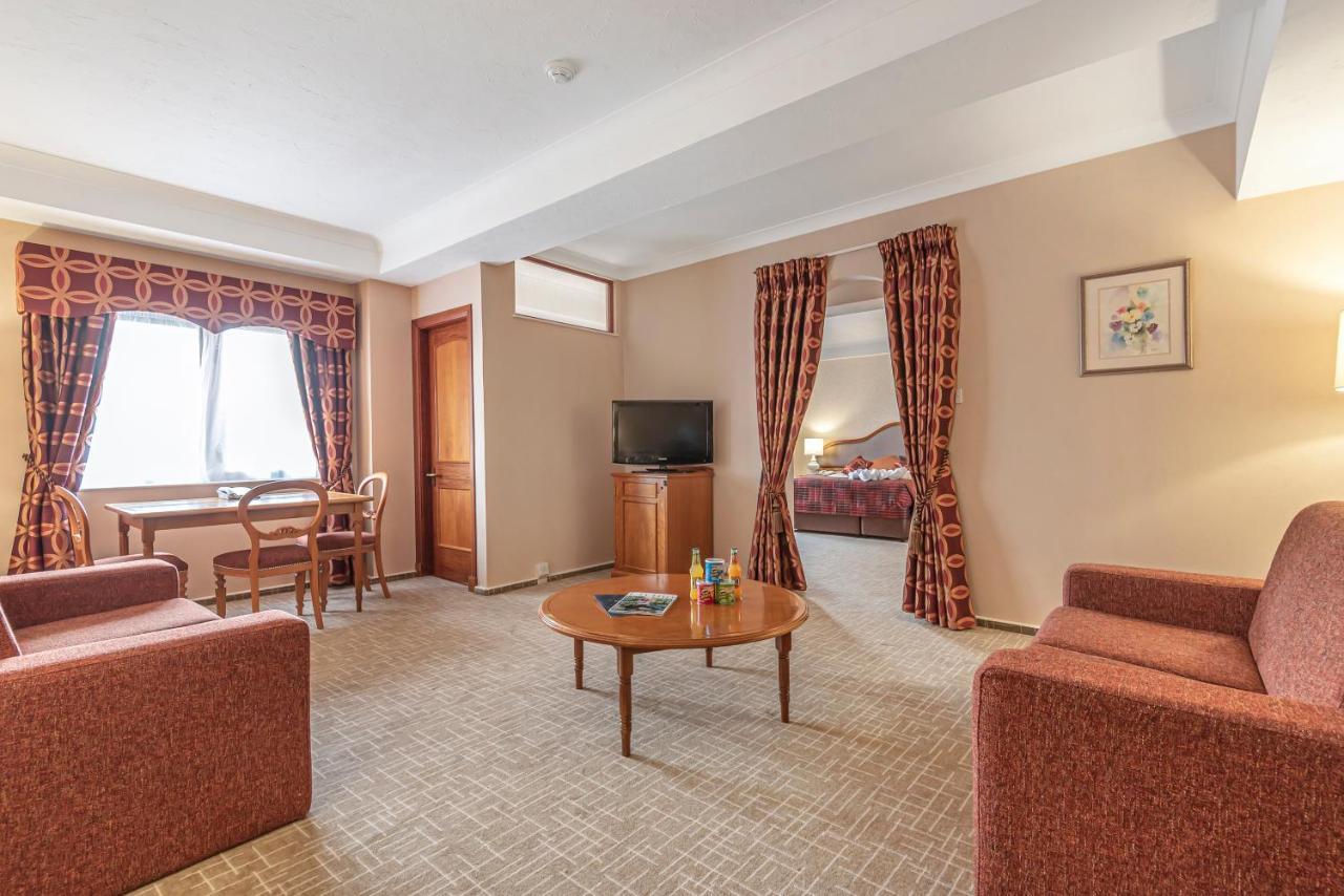 Coppid Beech Otel Bracknell Dış mekan fotoğraf