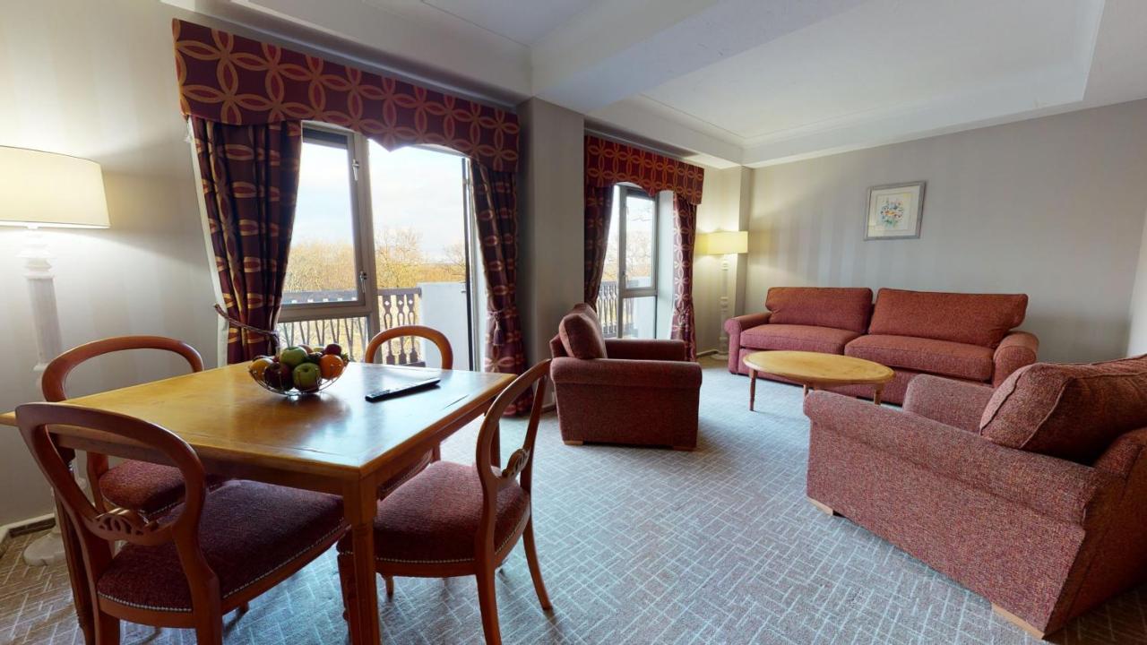 Coppid Beech Otel Bracknell Dış mekan fotoğraf